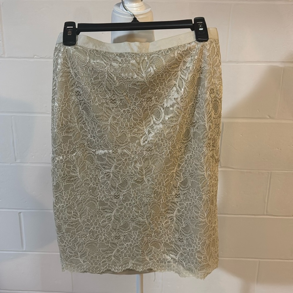 Lace cream pencil skirt NY company size 4